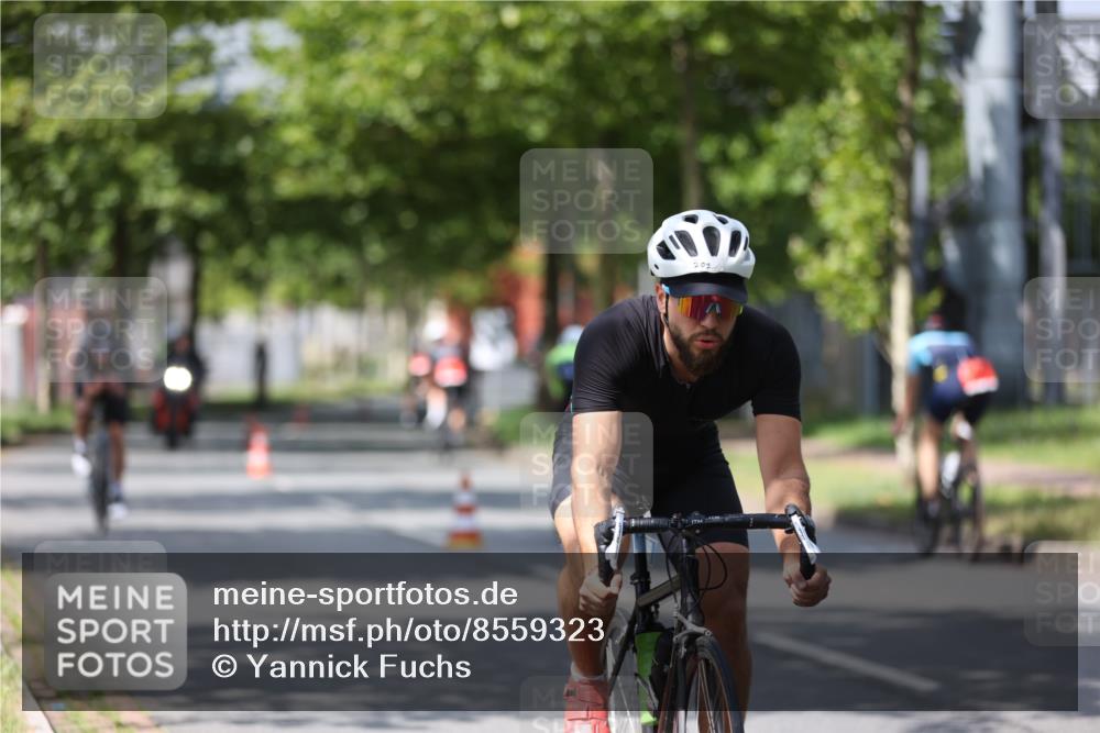 10.08.2025 - GEWOBA Citytriathlon Bremen Yannick Fuchs http://msf.ph/oto/8559323 10.08.2025 12:39:19 Radfahren 696, 709, 729, 758, 869, 900, 1006 meine-sportfotos.de