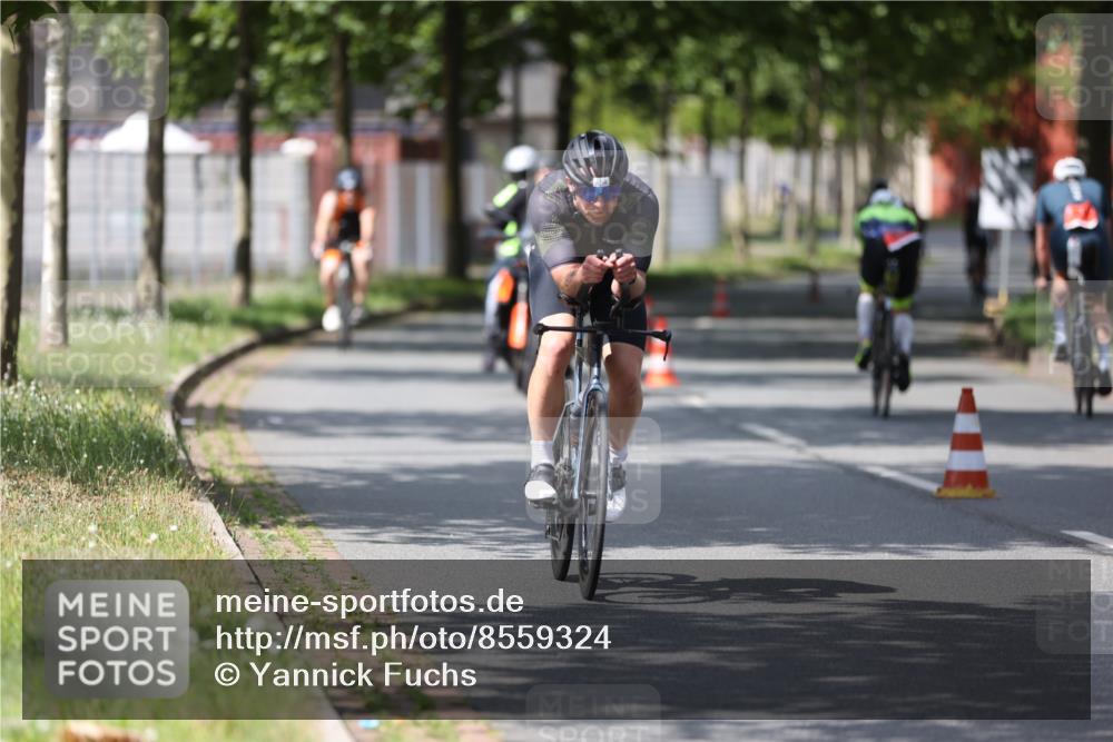 10.08.2025 - GEWOBA Citytriathlon Bremen Yannick Fuchs http://msf.ph/oto/8559324 10.08.2025 12:39:20 Radfahren 696, 709, 729, 758, 869, 900, 1006 meine-sportfotos.de