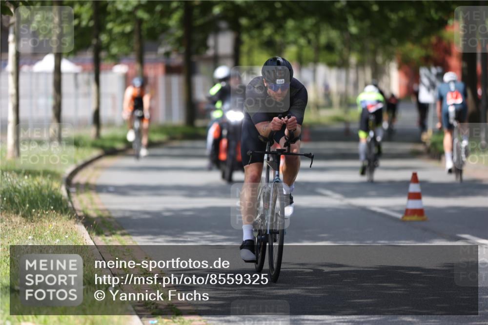 10.08.2025 - GEWOBA Citytriathlon Bremen Yannick Fuchs http://msf.ph/oto/8559325 10.08.2025 12:39:20 Radfahren 696, 709, 729, 758, 869, 900, 1006 meine-sportfotos.de