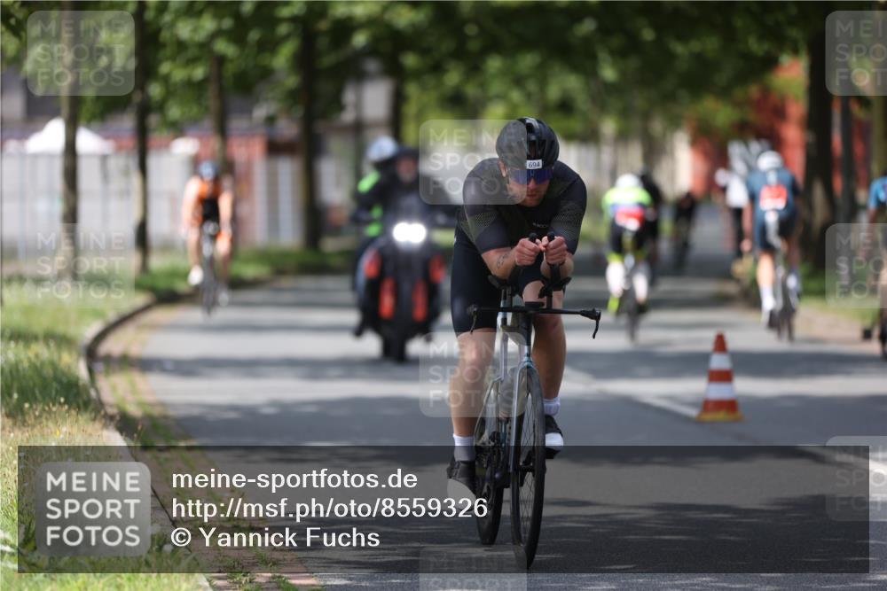 10.08.2025 - GEWOBA Citytriathlon Bremen Yannick Fuchs http://msf.ph/oto/8559326 10.08.2025 12:39:20 Radfahren 696, 709, 729, 758, 869, 900, 1006 meine-sportfotos.de