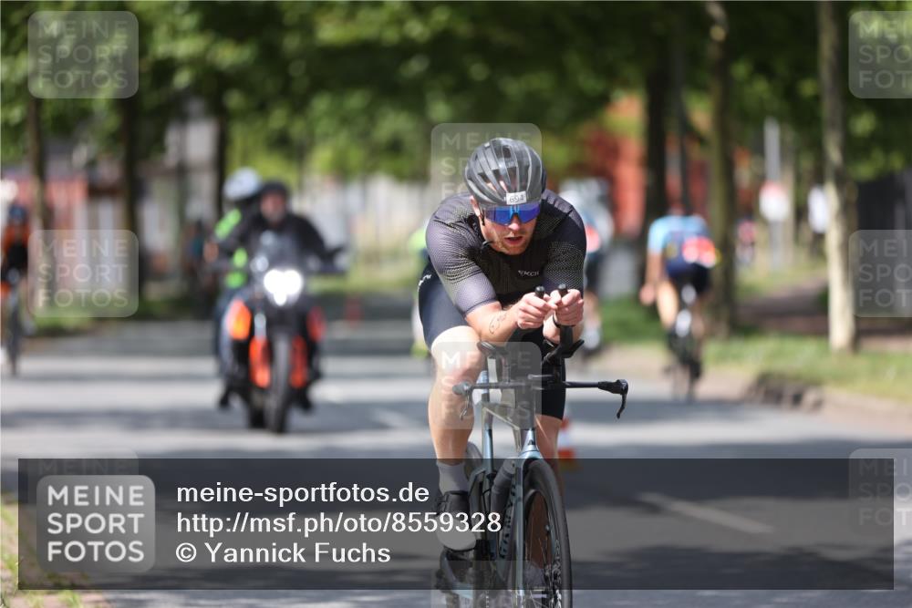 10.08.2025 - GEWOBA Citytriathlon Bremen Yannick Fuchs http://msf.ph/oto/8559328 10.08.2025 12:39:21 Radfahren 696, 709, 729, 758, 869, 900, 1006 meine-sportfotos.de