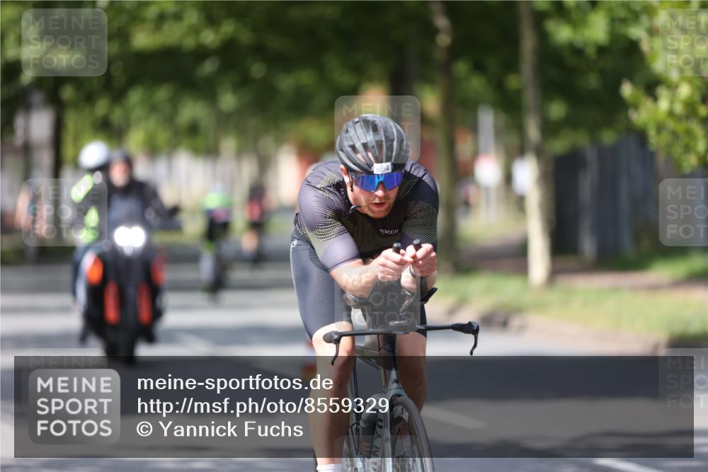 10.08.2025 - GEWOBA Citytriathlon Bremen Yannick Fuchs http://msf.ph/oto/8559329 10.08.2025 12:39:21 Radfahren 696, 709, 729, 758, 869, 900, 1006 meine-sportfotos.de