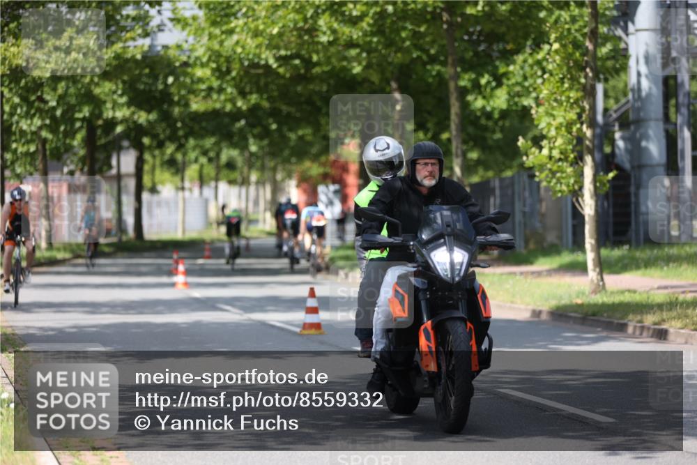 10.08.2025 - GEWOBA Citytriathlon Bremen Yannick Fuchs http://msf.ph/oto/8559332 10.08.2025 12:39:22 Radfahren 696, 709, 729, 758, 795, 869, 900, 1006 meine-sportfotos.de