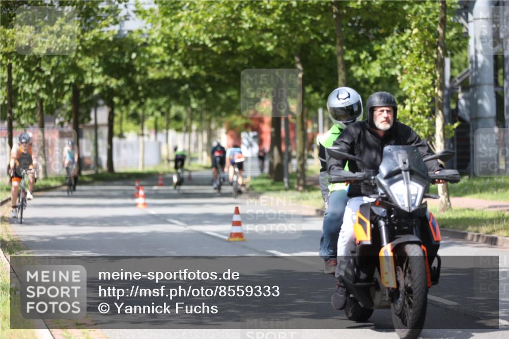 10.08.2025 - GEWOBA Citytriathlon Bremen Yannick Fuchs http://msf.ph/oto/8559333 10.08.2025 12:39:22 Radfahren 696, 709, 729, 758, 795, 869, 900, 1006 meine-sportfotos.de