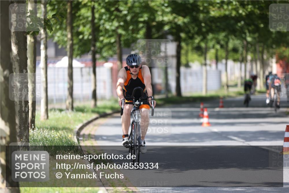 10.08.2025 - GEWOBA Citytriathlon Bremen Yannick Fuchs http://msf.ph/oto/8559334 10.08.2025 12:39:23 Radfahren 696, 709, 729, 758, 795, 869, 900, 1006 meine-sportfotos.de