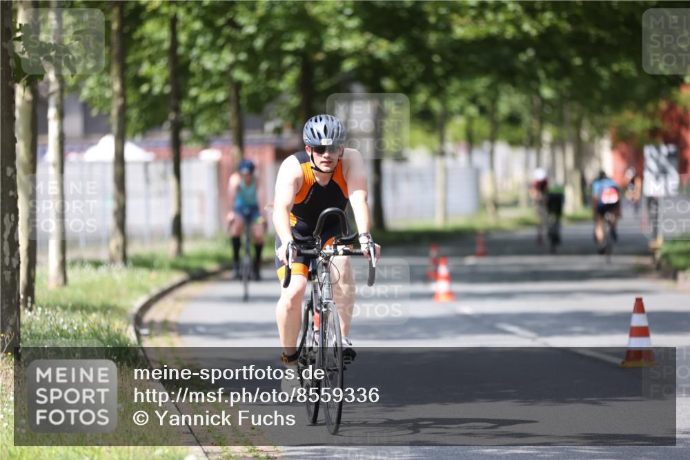10.08.2025 - GEWOBA Citytriathlon Bremen Yannick Fuchs http://msf.ph/oto/8559336 10.08.2025 12:39:24 Radfahren 696, 709, 729, 758, 795, 869, 1006 meine-sportfotos.de