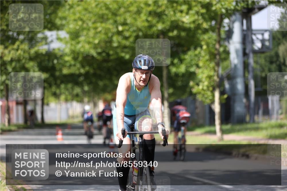 10.08.2025 - GEWOBA Citytriathlon Bremen Yannick Fuchs http://msf.ph/oto/8559340 10.08.2025 12:39:28 Radfahren 572, 709, 758, 795, 813, 869, 1006 meine-sportfotos.de