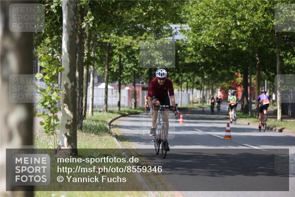 10.08.2025 - GEWOBA Citytriathlon Bremen Yannick Fuchs http://msf.ph/oto/8559346 10.08.2025 12:39:33 Radfahren 572, 758, 795, 813, 869 meine-sportfotos.de