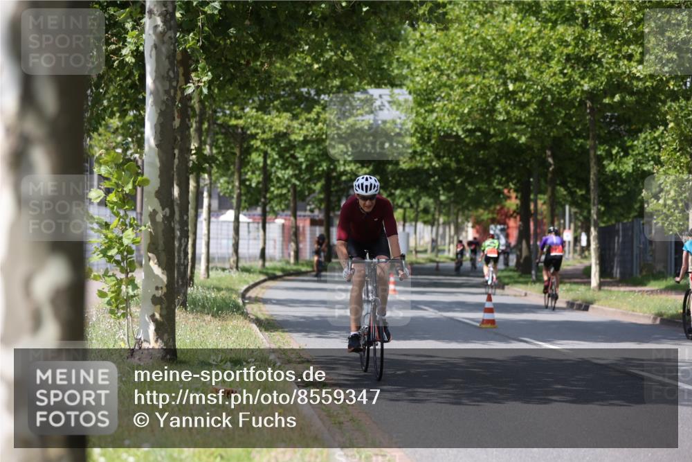 10.08.2025 - GEWOBA Citytriathlon Bremen Yannick Fuchs http://msf.ph/oto/8559347 10.08.2025 12:39:34 Radfahren 572, 758, 795, 813, 869 meine-sportfotos.de