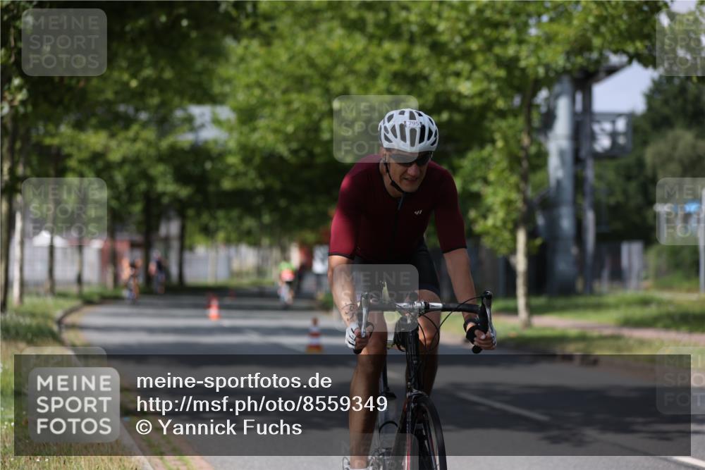 10.08.2025 - GEWOBA Citytriathlon Bremen Yannick Fuchs http://msf.ph/oto/8559349 10.08.2025 12:39:34 Radfahren 572, 758, 795, 813, 869 meine-sportfotos.de