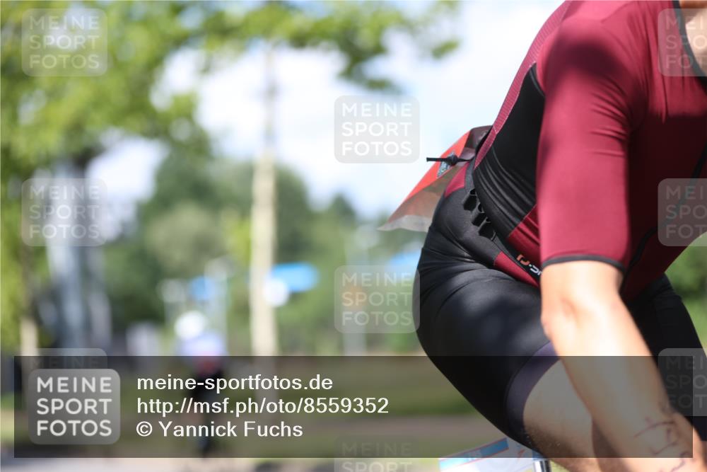 10.08.2025 - GEWOBA Citytriathlon Bremen Yannick Fuchs http://msf.ph/oto/8559352 10.08.2025 12:39:35 Radfahren 572, 758, 795, 813, 869 meine-sportfotos.de