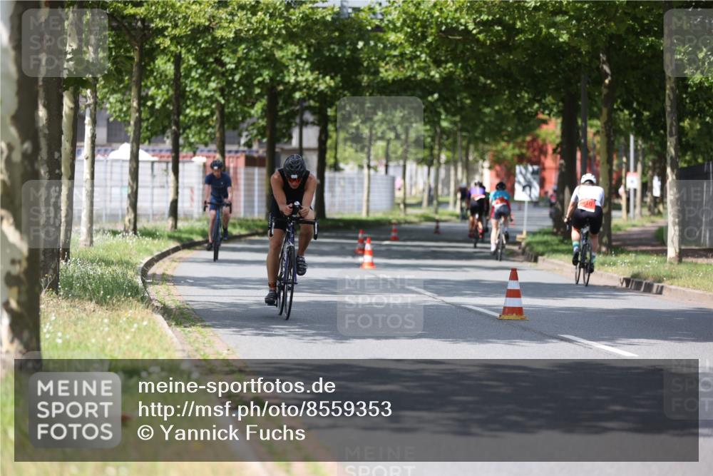 10.08.2025 - GEWOBA Citytriathlon Bremen Yannick Fuchs http://msf.ph/oto/8559353 10.08.2025 12:39:37 Radfahren 572, 758, 795, 813, 869 meine-sportfotos.de