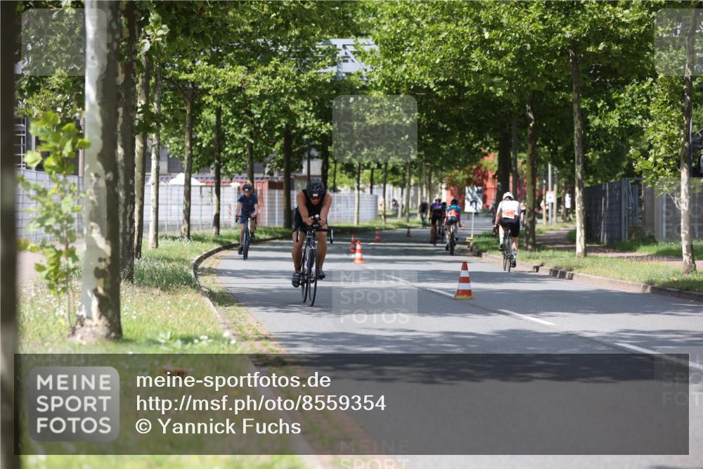 10.08.2025 - GEWOBA Citytriathlon Bremen Yannick Fuchs http://msf.ph/oto/8559354 10.08.2025 12:39:37 Radfahren 572, 758, 795, 813, 869 meine-sportfotos.de