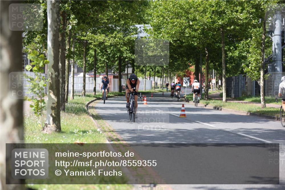 10.08.2025 - GEWOBA Citytriathlon Bremen Yannick Fuchs http://msf.ph/oto/8559355 10.08.2025 12:39:38 Radfahren 572, 589, 795, 813, 869 meine-sportfotos.de