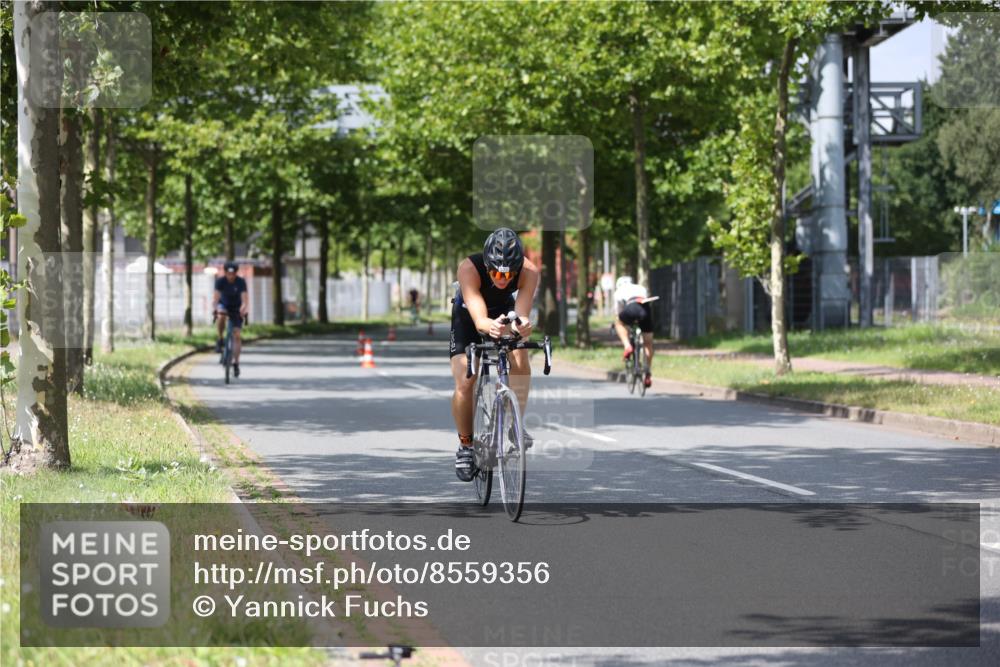 10.08.2025 - GEWOBA Citytriathlon Bremen Yannick Fuchs http://msf.ph/oto/8559356 10.08.2025 12:39:39 Radfahren 572, 589, 795, 813, 869 meine-sportfotos.de