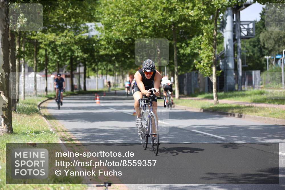 10.08.2025 - GEWOBA Citytriathlon Bremen Yannick Fuchs http://msf.ph/oto/8559357 10.08.2025 12:39:39 Radfahren 572, 589, 795, 813, 869 meine-sportfotos.de