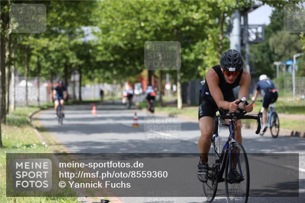 10.08.2025 - GEWOBA Citytriathlon Bremen Yannick Fuchs http://msf.ph/oto/8559360 10.08.2025 12:39:39 Radfahren 572, 589, 795, 813, 869 meine-sportfotos.de