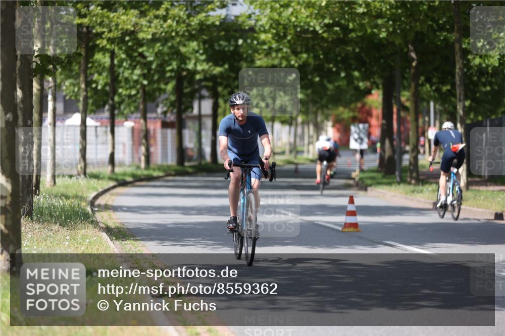 10.08.2025 - GEWOBA Citytriathlon Bremen Yannick Fuchs http://msf.ph/oto/8559362 10.08.2025 12:39:41 Radfahren 572, 589, 795, 813 meine-sportfotos.de