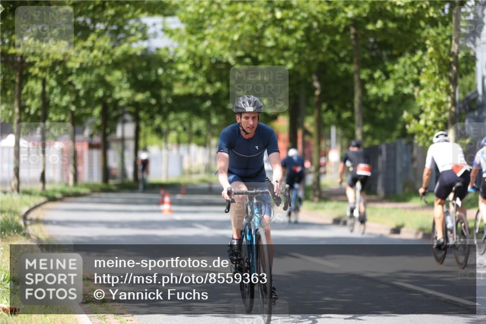 10.08.2025 - GEWOBA Citytriathlon Bremen Yannick Fuchs http://msf.ph/oto/8559363 10.08.2025 12:39:41 Radfahren 572, 589, 795, 813 meine-sportfotos.de