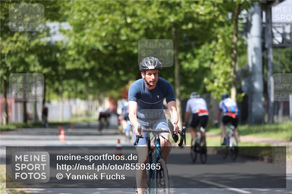 10.08.2025 - GEWOBA Citytriathlon Bremen Yannick Fuchs http://msf.ph/oto/8559365 10.08.2025 12:39:42 Radfahren 572, 589, 795, 813 meine-sportfotos.de
