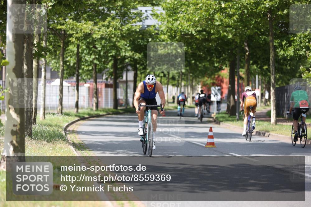 10.08.2025 - GEWOBA Citytriathlon Bremen Yannick Fuchs http://msf.ph/oto/8559369 10.08.2025 12:39:47 Radfahren 572, 589, 795, 813 meine-sportfotos.de