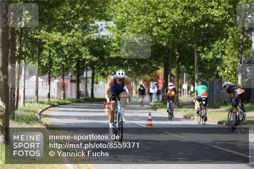 10.08.2025 - GEWOBA Citytriathlon Bremen Yannick Fuchs http://msf.ph/oto/8559371 10.08.2025 12:39:48 Radfahren 572, 589, 813 meine-sportfotos.de