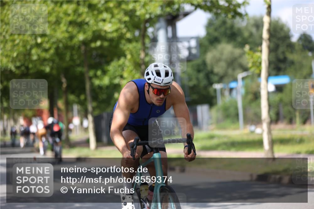 10.08.2025 - GEWOBA Citytriathlon Bremen Yannick Fuchs http://msf.ph/oto/8559374 10.08.2025 12:39:49 Radfahren 572, 589, 813, 831 meine-sportfotos.de