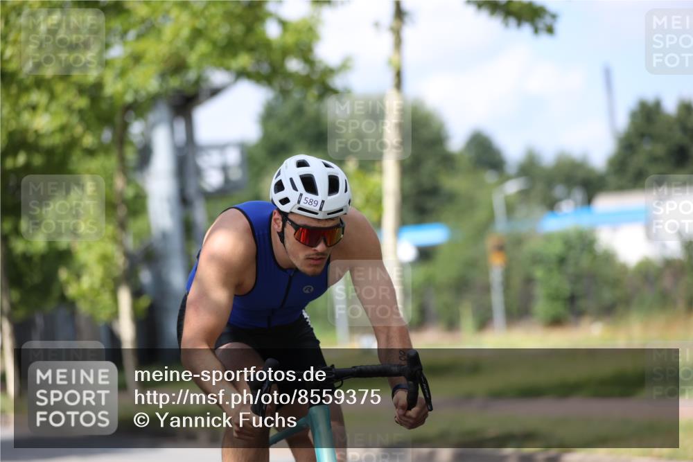 10.08.2025 - GEWOBA Citytriathlon Bremen Yannick Fuchs http://msf.ph/oto/8559375 10.08.2025 12:39:49 Radfahren 572, 589, 813, 831 meine-sportfotos.de