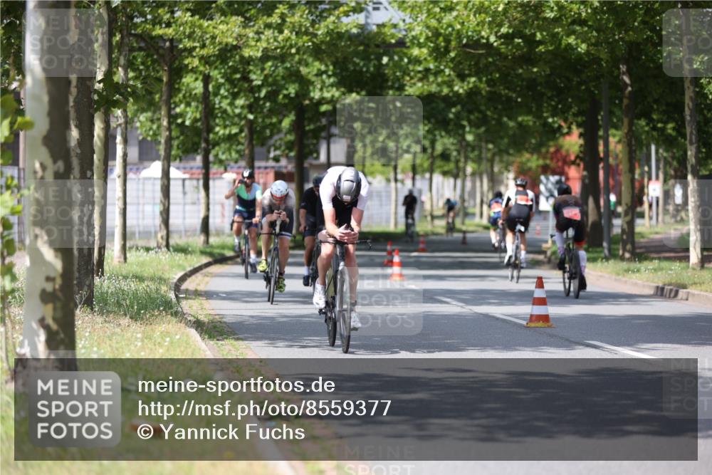 10.08.2025 - GEWOBA Citytriathlon Bremen Yannick Fuchs http://msf.ph/oto/8559377 10.08.2025 12:39:59 Radfahren 589, 596, 690, 706, 721, 779, 831, 880, 883, 1028 meine-sportfotos.de