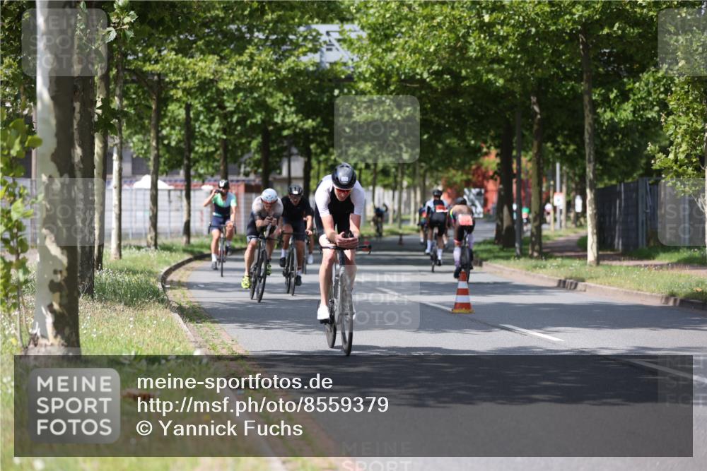 10.08.2025 - GEWOBA Citytriathlon Bremen Yannick Fuchs http://msf.ph/oto/8559379 10.08.2025 12:39:59 Radfahren 589, 596, 690, 706, 721, 779, 831, 880, 883, 1028 meine-sportfotos.de