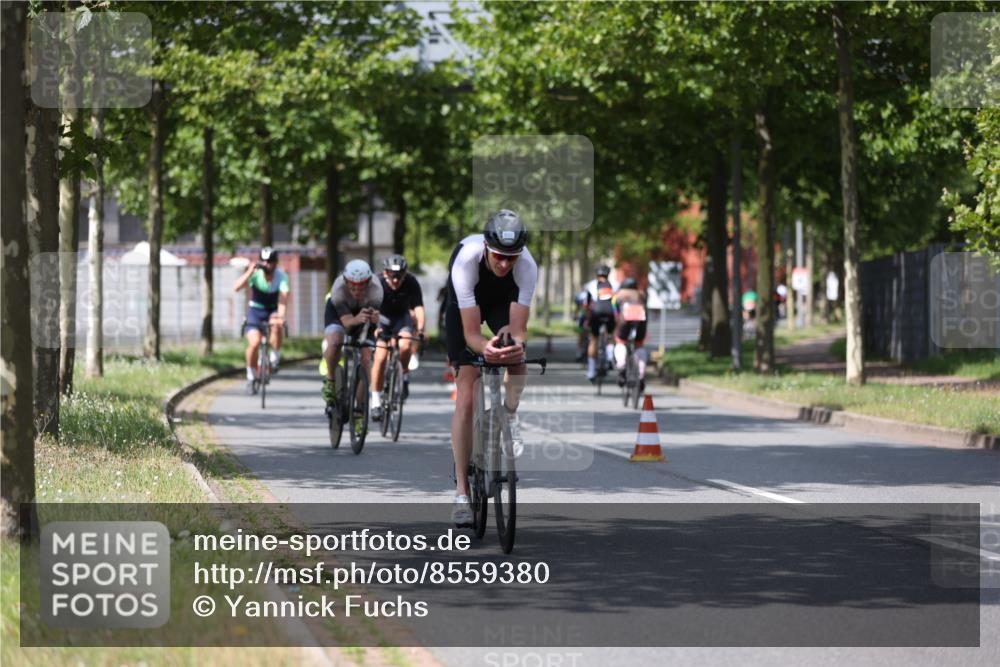 10.08.2025 - GEWOBA Citytriathlon Bremen Yannick Fuchs http://msf.ph/oto/8559380 10.08.2025 12:39:59 Radfahren 589, 596, 690, 706, 721, 779, 831, 880, 883, 1028 meine-sportfotos.de