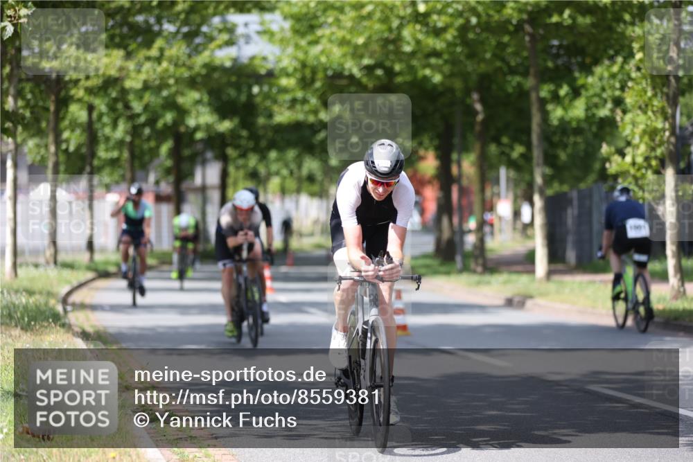 10.08.2025 - GEWOBA Citytriathlon Bremen Yannick Fuchs http://msf.ph/oto/8559381 10.08.2025 12:40:00 Radfahren 589, 596, 690, 706, 721, 779, 831, 880, 883, 1028 meine-sportfotos.de