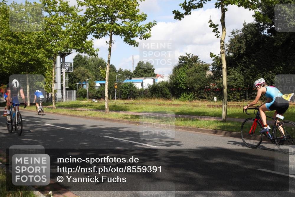 10.08.2025 - GEWOBA Citytriathlon Bremen Yannick Fuchs http://msf.ph/oto/8559391 10.08.2025 10:54:48 Radfahren 33, 85, 356, 373, 378, 452, 456 meine-sportfotos.de