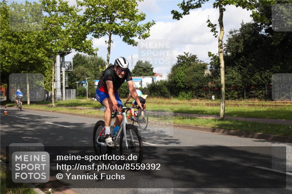 10.08.2025 - GEWOBA Citytriathlon Bremen Yannick Fuchs http://msf.ph/oto/8559392 10.08.2025 10:54:49 Radfahren 33, 85, 373, 378, 452, 456 meine-sportfotos.de