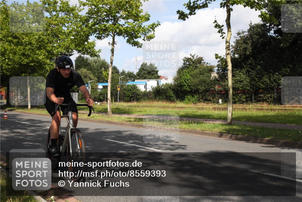 10.08.2025 - GEWOBA Citytriathlon Bremen Yannick Fuchs http://msf.ph/oto/8559393 10.08.2025 10:54:54 Radfahren 33, 85, 373, 378, 452, 456 meine-sportfotos.de