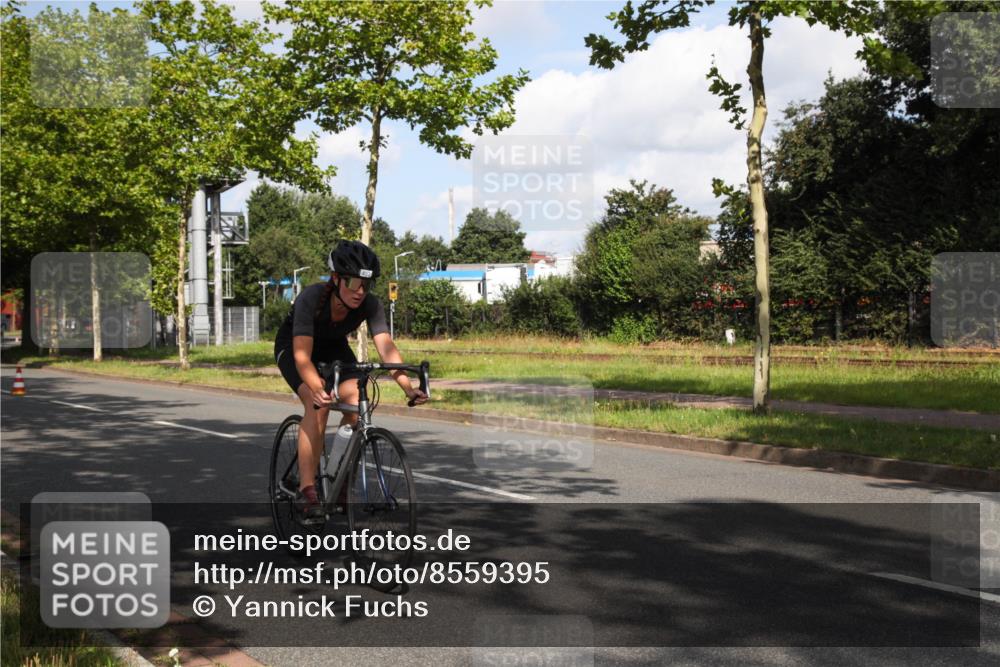 10.08.2025 - GEWOBA Citytriathlon Bremen Yannick Fuchs http://msf.ph/oto/8559395 10.08.2025 10:54:57 Radfahren 33, 85, 373, 378, 452 meine-sportfotos.de