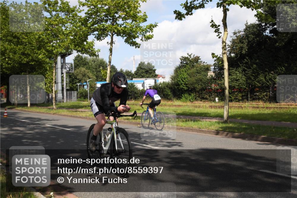 10.08.2025 - GEWOBA Citytriathlon Bremen Yannick Fuchs http://msf.ph/oto/8559397 10.08.2025 10:54:59 Radfahren 33, 85, 373, 378, 418, 452 meine-sportfotos.de