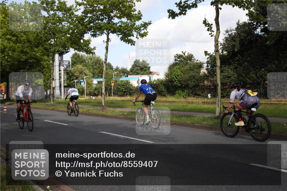10.08.2025 - GEWOBA Citytriathlon Bremen Yannick Fuchs http://msf.ph/oto/8559407 10.08.2025 10:55:14 Radfahren 19, 163, 211, 219, 397, 418 meine-sportfotos.de