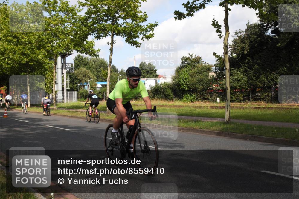 10.08.2025 - GEWOBA Citytriathlon Bremen Yannick Fuchs http://msf.ph/oto/8559410 10.08.2025 10:55:16 Radfahren 19, 163, 211, 219, 397, 418 meine-sportfotos.de