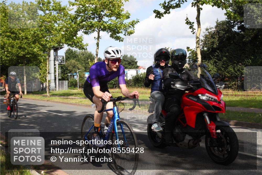 10.08.2025 - GEWOBA Citytriathlon Bremen Yannick Fuchs http://msf.ph/oto/8559428 10.08.2025 10:55:55 Radfahren 93, 117, 119, 207, 480, 485 meine-sportfotos.de