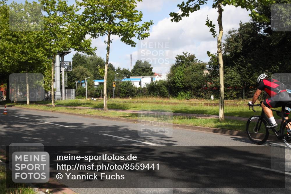 10.08.2025 - GEWOBA Citytriathlon Bremen Yannick Fuchs http://msf.ph/oto/8559441 10.08.2025 10:56:21 Radfahren 31, 69, 99, 115, 401, 429, 464, 466, 497 meine-sportfotos.de