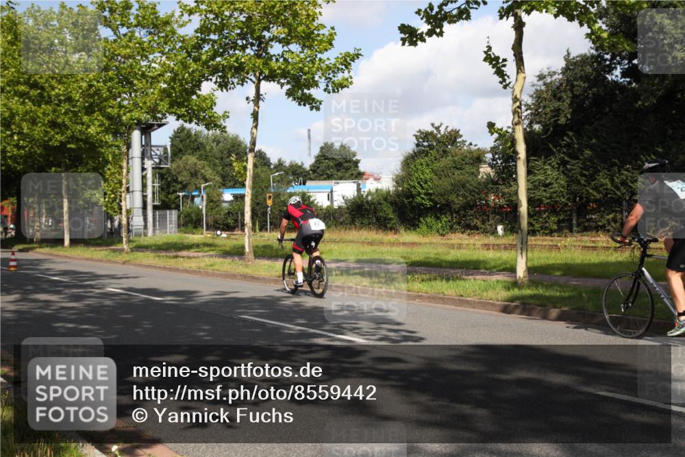 10.08.2025 - GEWOBA Citytriathlon Bremen Yannick Fuchs http://msf.ph/oto/8559442 10.08.2025 10:56:22 Radfahren 31, 99, 115, 401, 429, 464, 497 meine-sportfotos.de