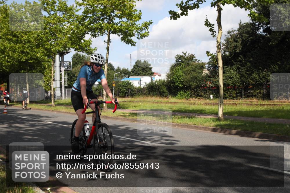 10.08.2025 - GEWOBA Citytriathlon Bremen Yannick Fuchs http://msf.ph/oto/8559443 10.08.2025 10:56:25 Radfahren 31, 115, 401, 429, 464 meine-sportfotos.de