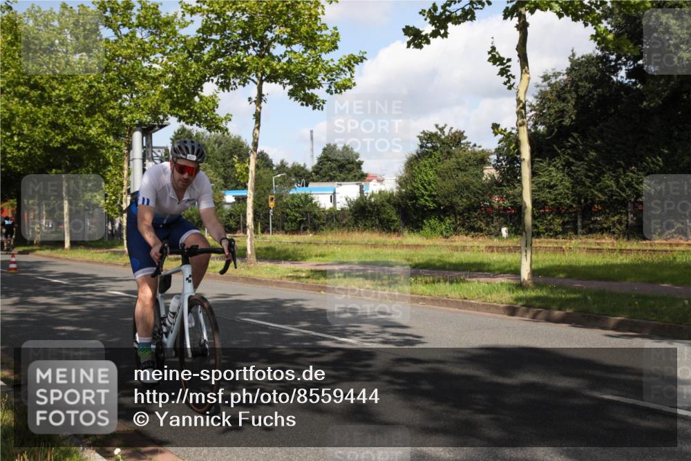 10.08.2025 - GEWOBA Citytriathlon Bremen Yannick Fuchs http://msf.ph/oto/8559444 10.08.2025 10:56:27 Radfahren 31, 115, 401, 429, 464 meine-sportfotos.de