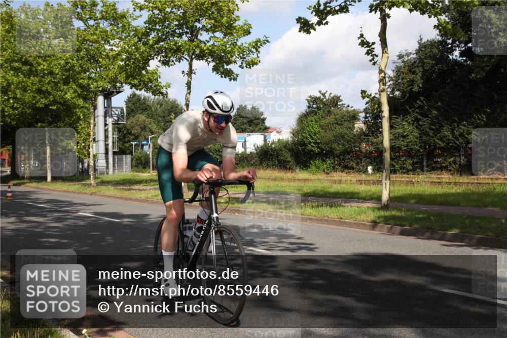 10.08.2025 - GEWOBA Citytriathlon Bremen Yannick Fuchs http://msf.ph/oto/8559446 10.08.2025 10:56:39 Radfahren 31, 67, 203, 447, 455 meine-sportfotos.de