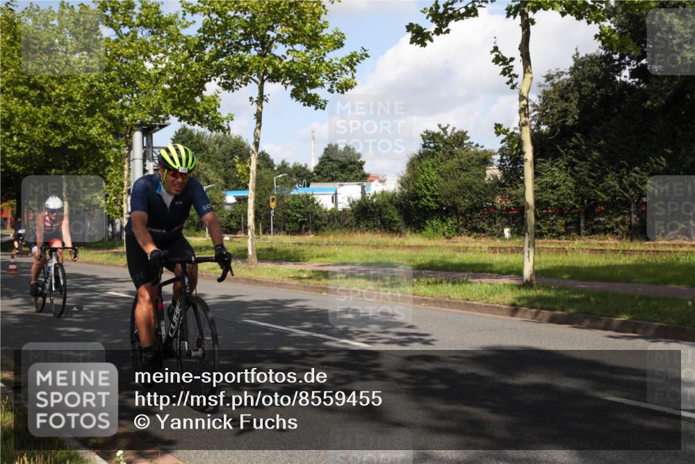 10.08.2025 - GEWOBA Citytriathlon Bremen Yannick Fuchs http://msf.ph/oto/8559455 10.08.2025 10:56:55 Radfahren 5, 67, 101, 145, 454, 501 meine-sportfotos.de