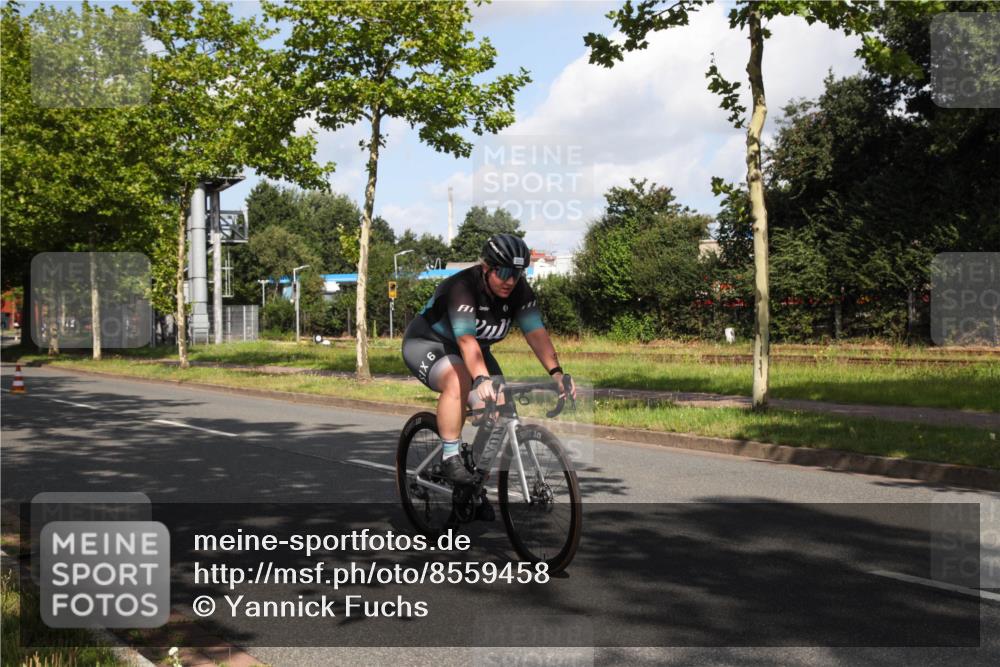 10.08.2025 - GEWOBA Citytriathlon Bremen Yannick Fuchs http://msf.ph/oto/8559458 10.08.2025 10:57:06 Radfahren 5, 77, 101, 233, 454, 501 meine-sportfotos.de