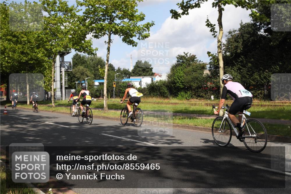 10.08.2025 - GEWOBA Citytriathlon Bremen Yannick Fuchs http://msf.ph/oto/8559465 10.08.2025 10:57:14 Radfahren 5, 77, 101, 233, 454 meine-sportfotos.de