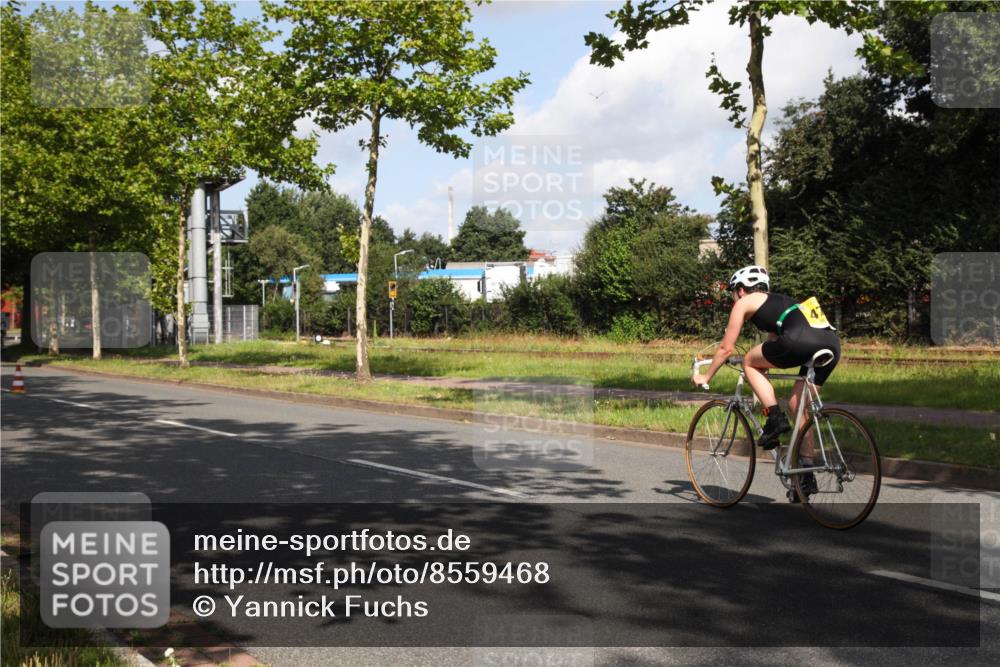10.08.2025 - GEWOBA Citytriathlon Bremen Yannick Fuchs http://msf.ph/oto/8559468 10.08.2025 10:57:21 Radfahren 77, 233, 435 meine-sportfotos.de