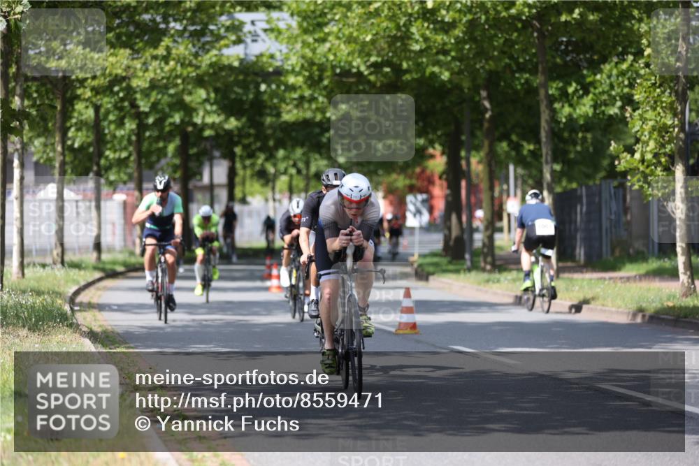 10.08.2025 - GEWOBA Citytriathlon Bremen Yannick Fuchs http://msf.ph/oto/8559471 10.08.2025 12:40:00 Radfahren 589, 596, 690, 706, 721, 779, 831, 880, 883, 1028 meine-sportfotos.de